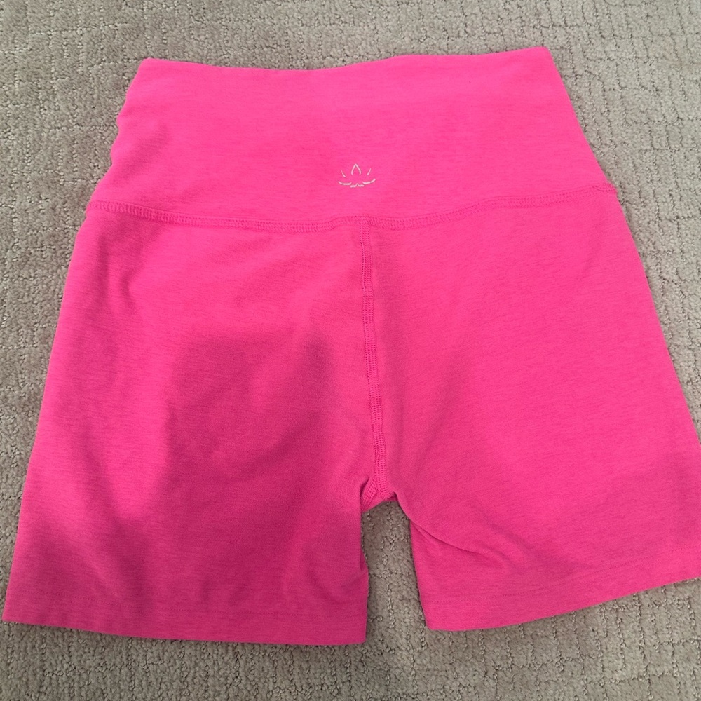 Beyond yoga biker shorts pink